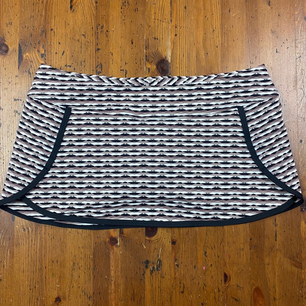 Athleta Women's Skirt Size S Geometric Print Active Skort Built‎ In Shorts